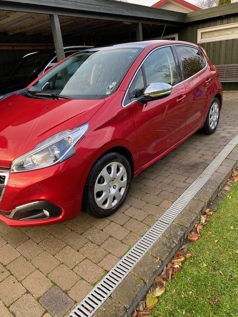 Peugeot 208 1,2 Allure Plus PureTech 82 5D
