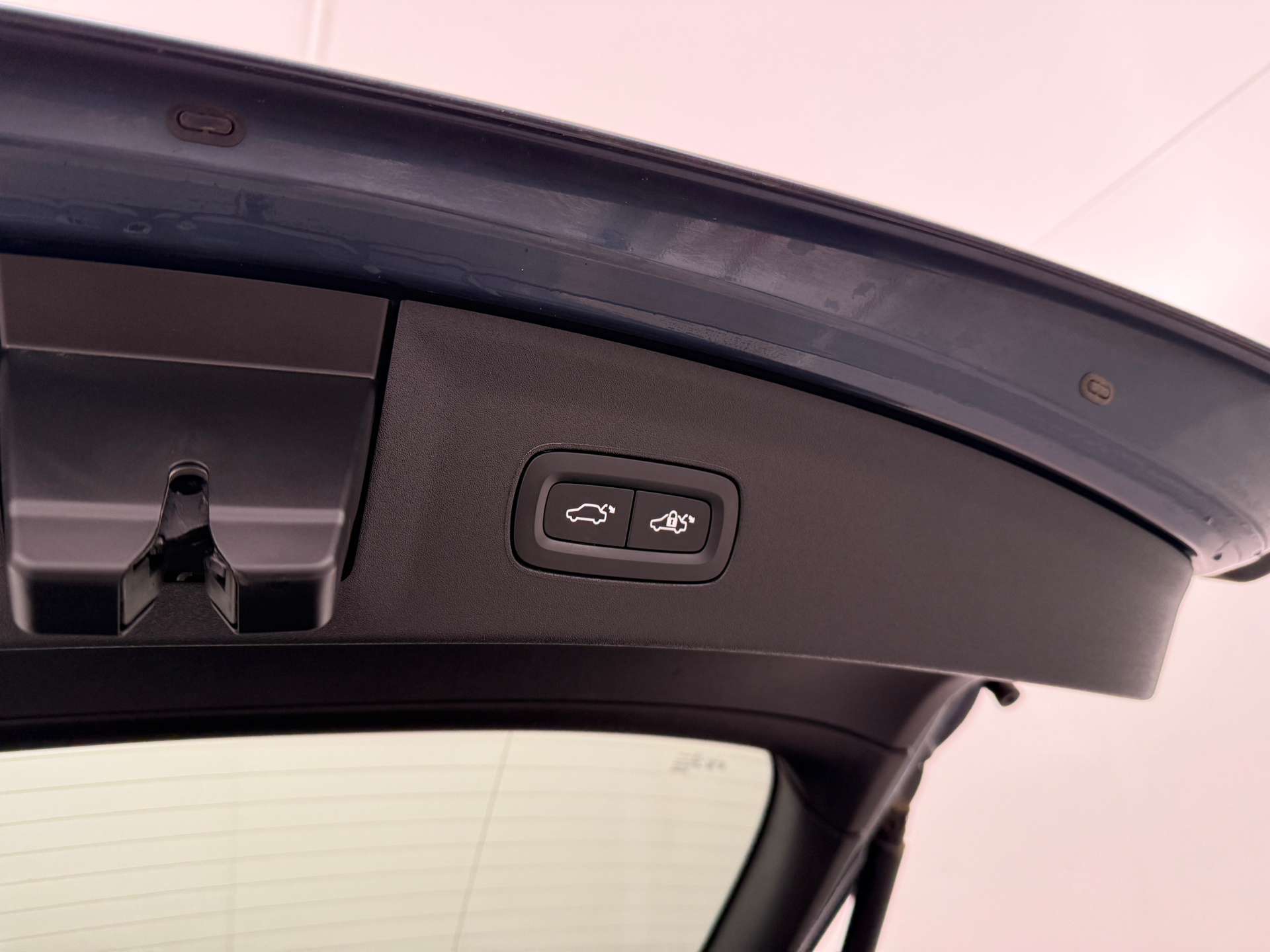 Blå Polestar 2 fra 2023