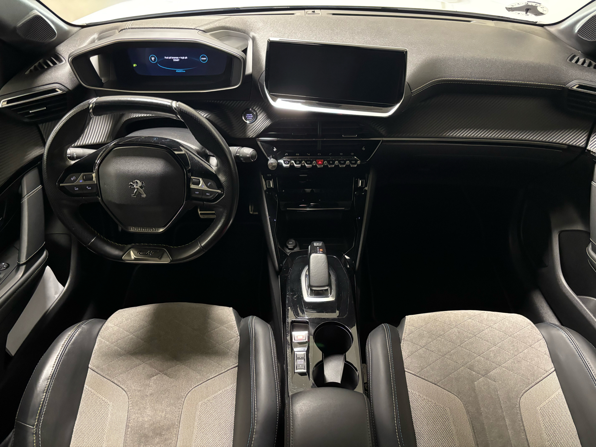 Hvid Peugeot e-208 fra 2020