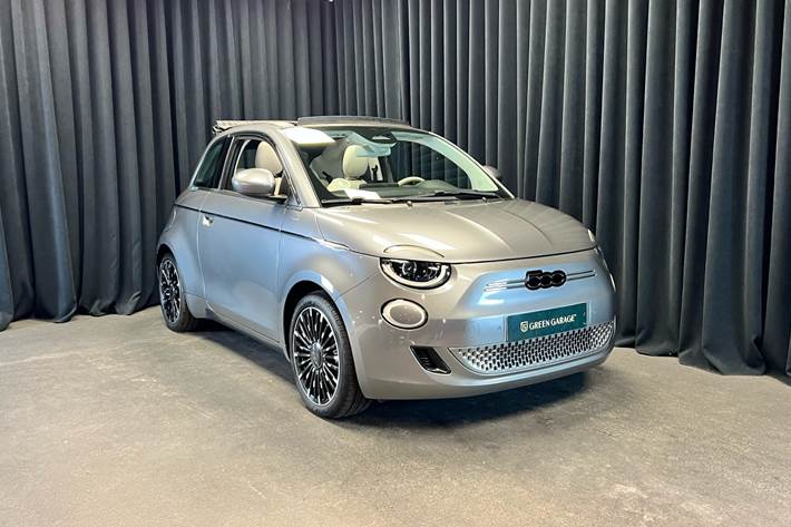 Grå Fiat 500e fra 2023