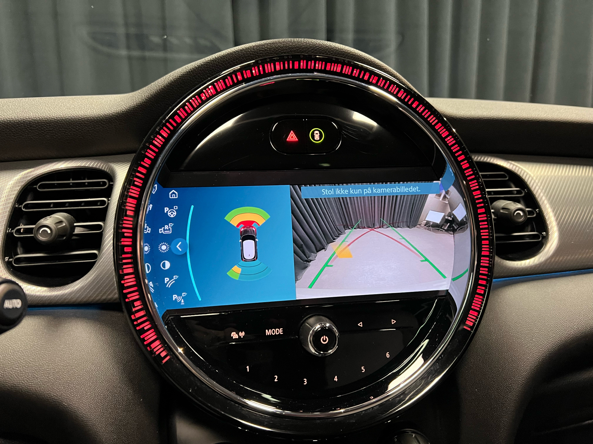 Grå Mini Cooper fra 2022