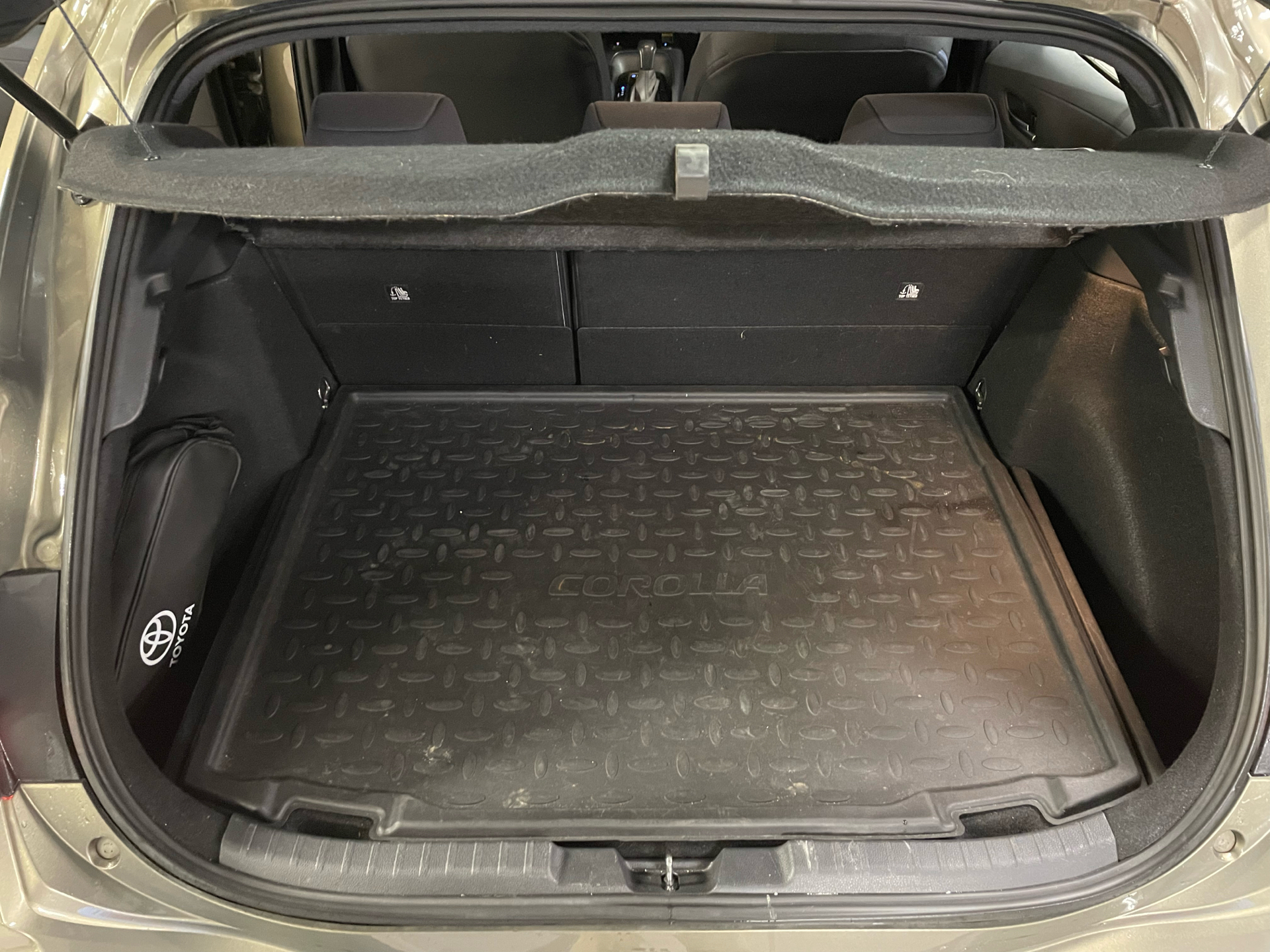 Bronze Toyota Corolla fra 2020