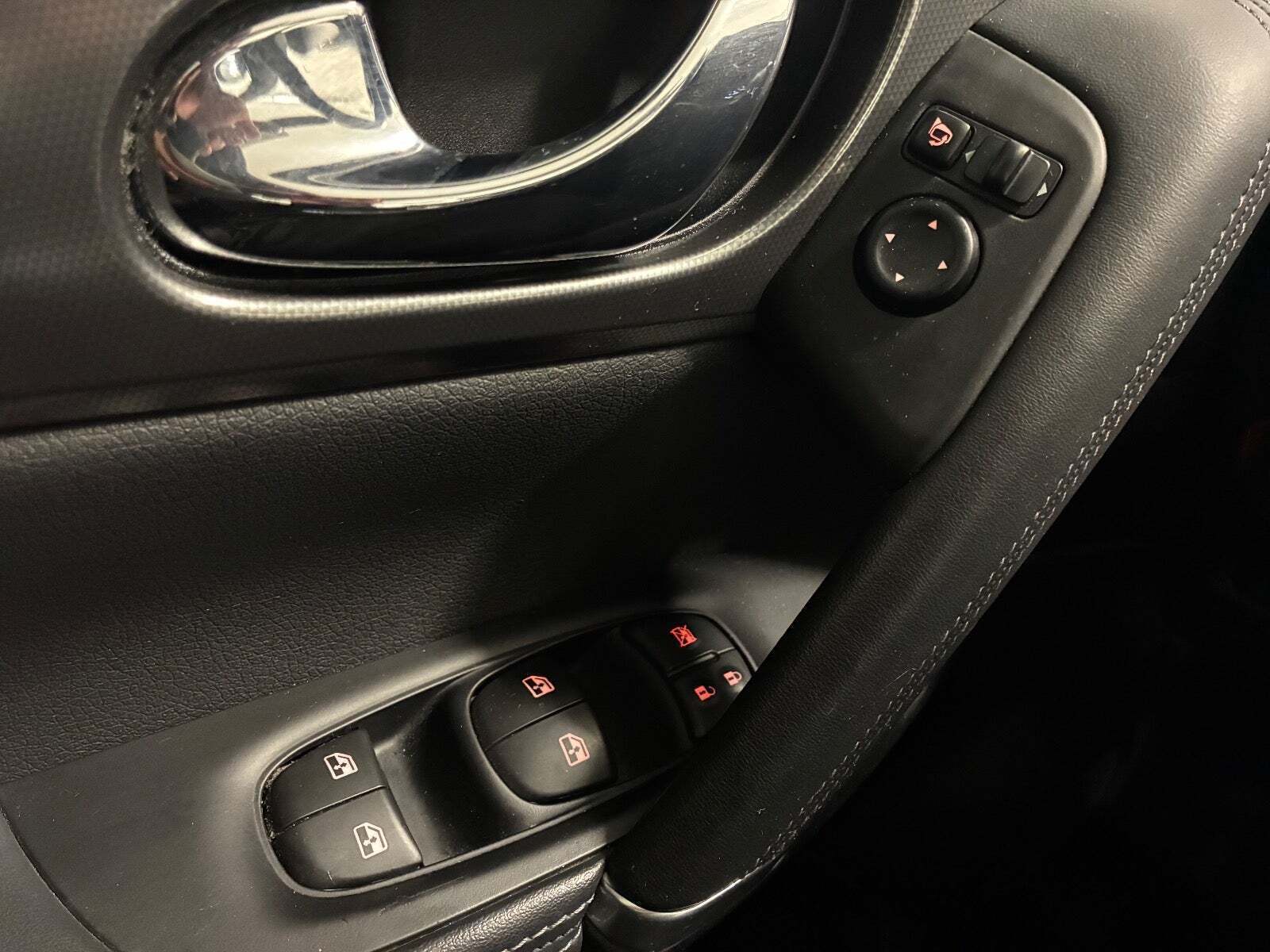 Sort Nissan Qashqai fra 2018