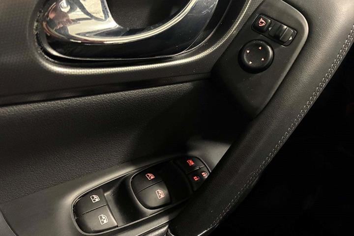 Sort Nissan Qashqai fra 2018
