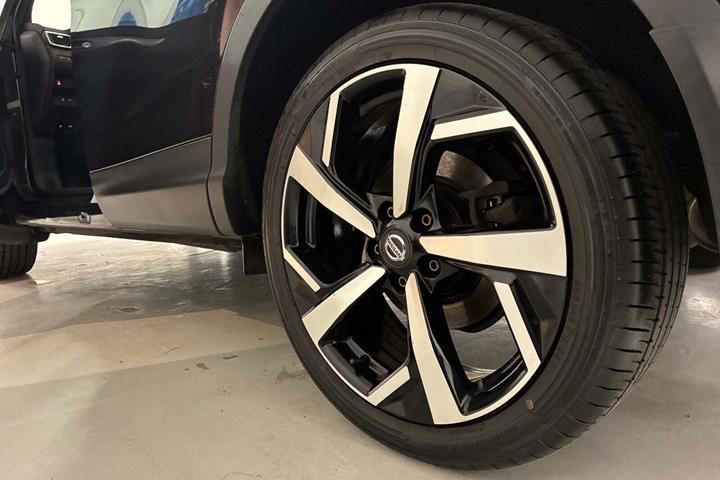 Sort Nissan Qashqai fra 2018