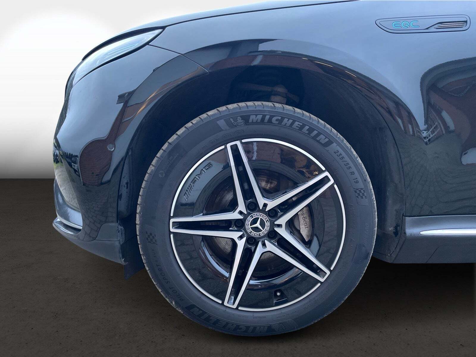 Sort Mercedes EQC400 fra 2022