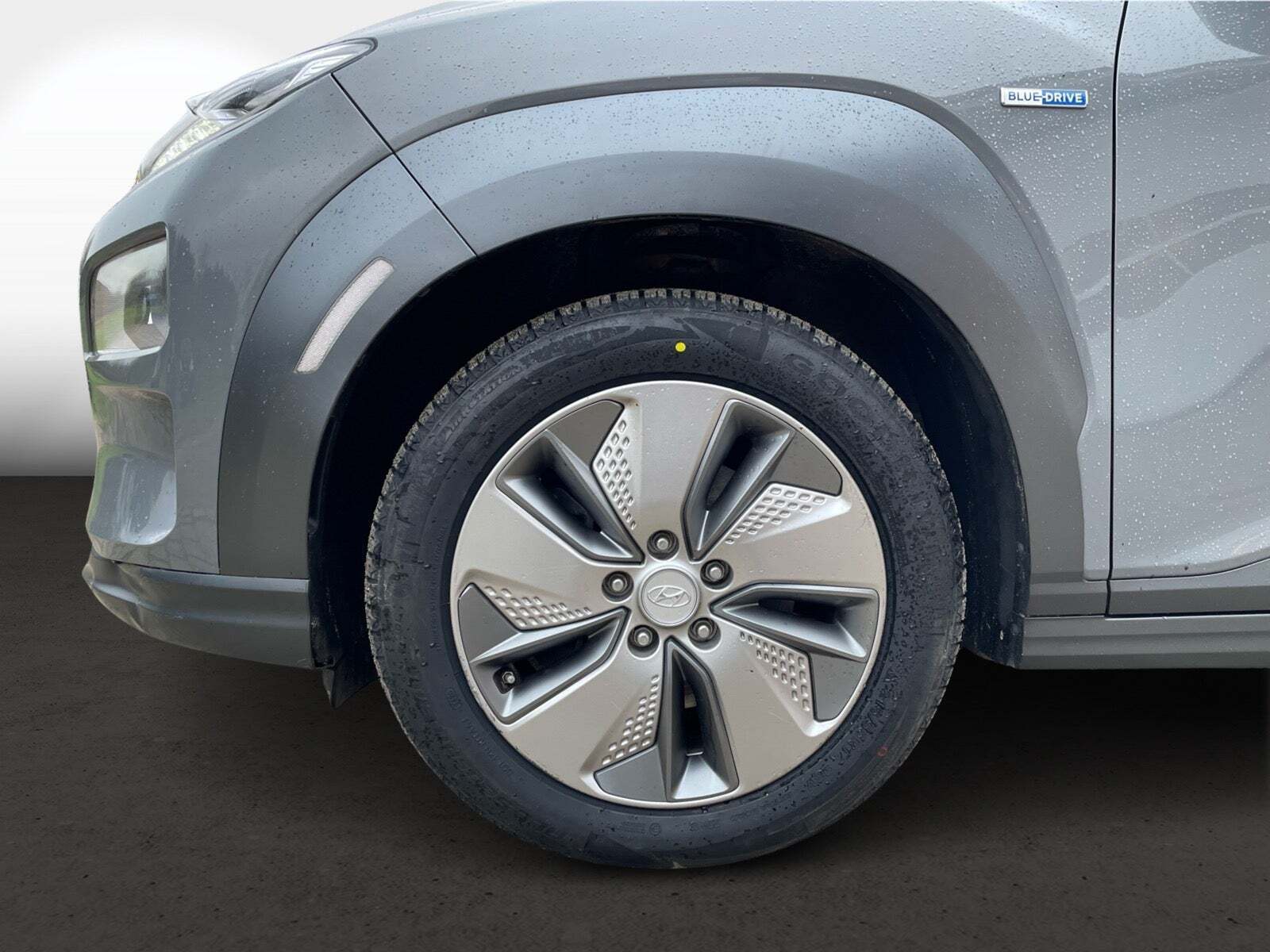 Grå Hyundai Kona fra 2020