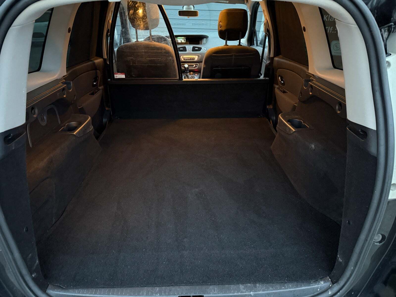 Sort Renault Grand Scenic III fra 2016 set indefra