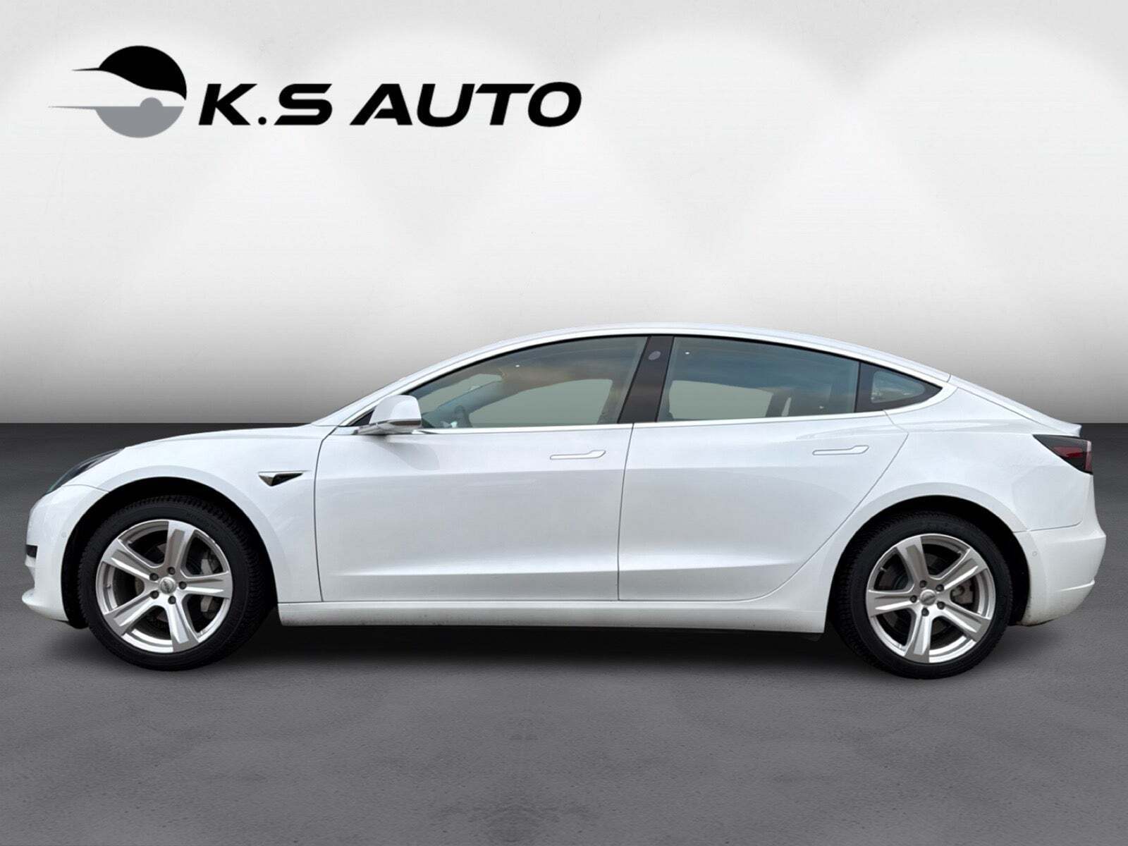 Tesla Model 3 Standard Range+ RWD