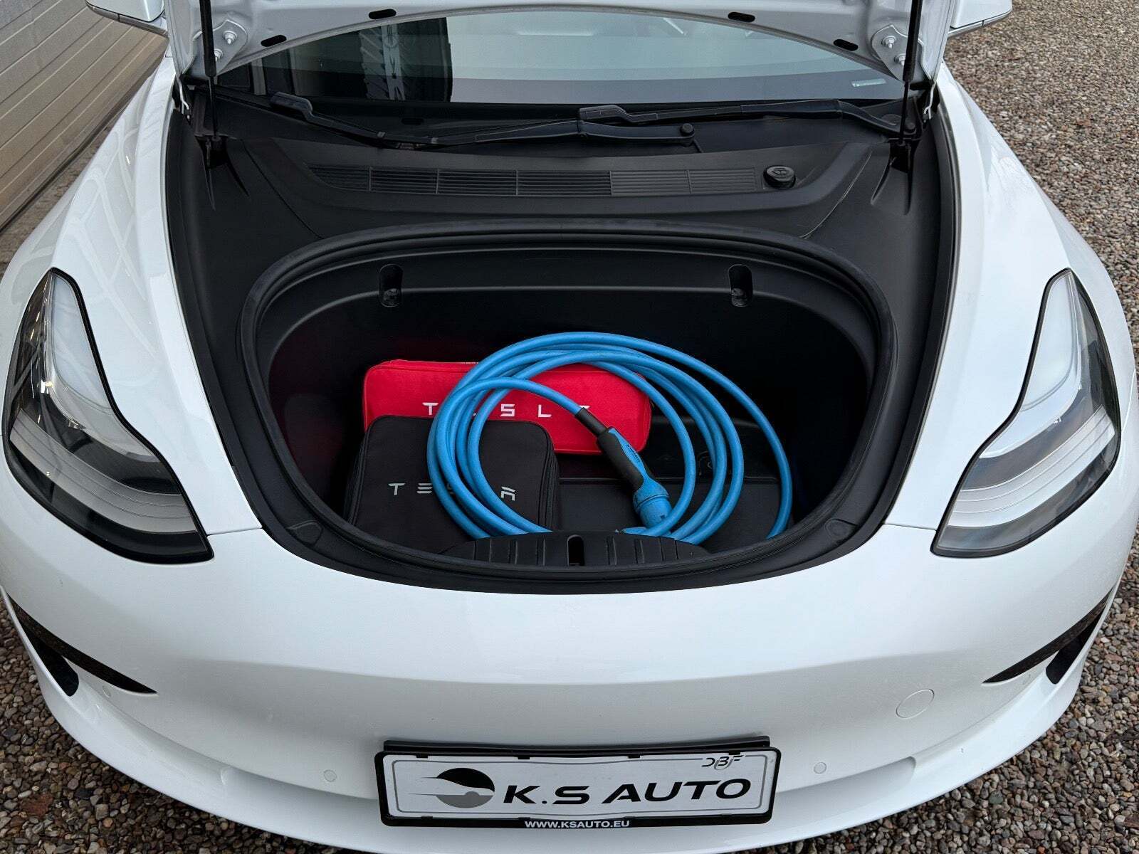 Hvid Tesla Model 3 fra 2020