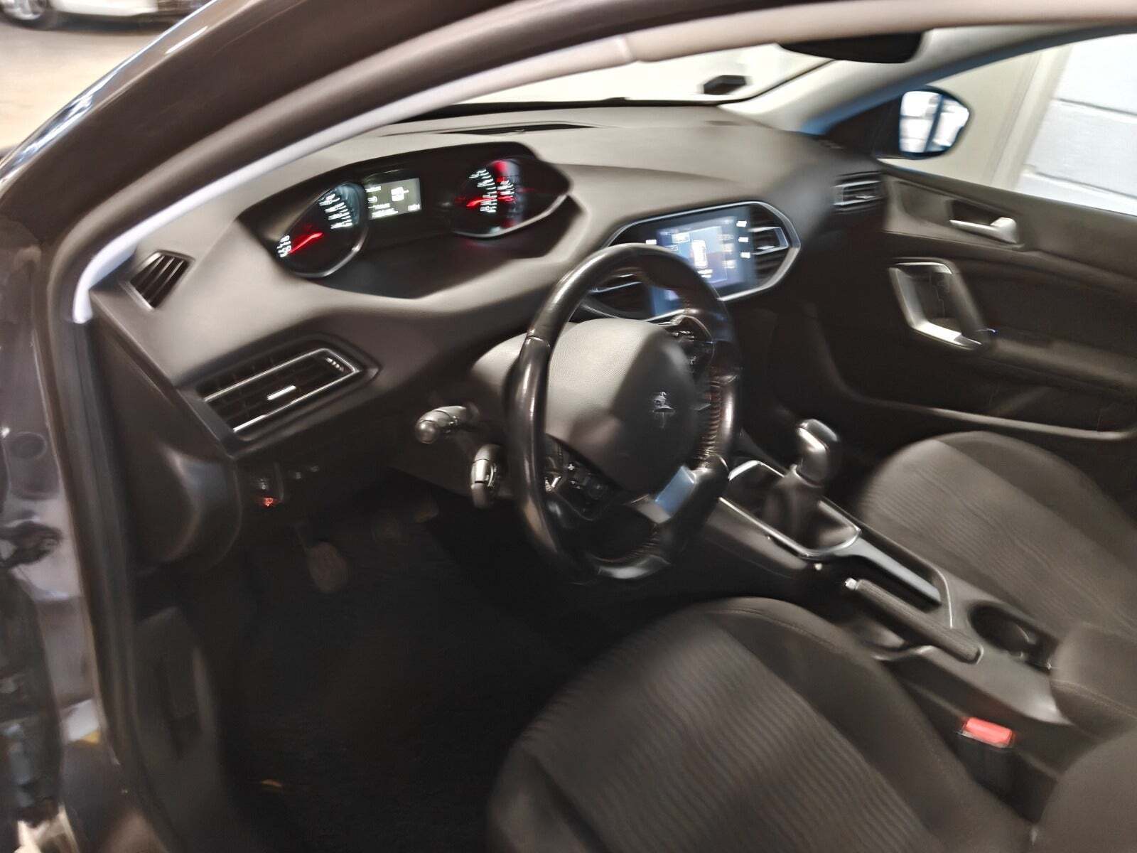 Peugeot 308 1,2 e-THP 110 Active SW