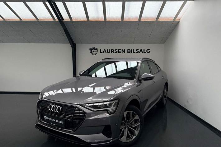 undefined Audi e-tron fra 2021 set udefra