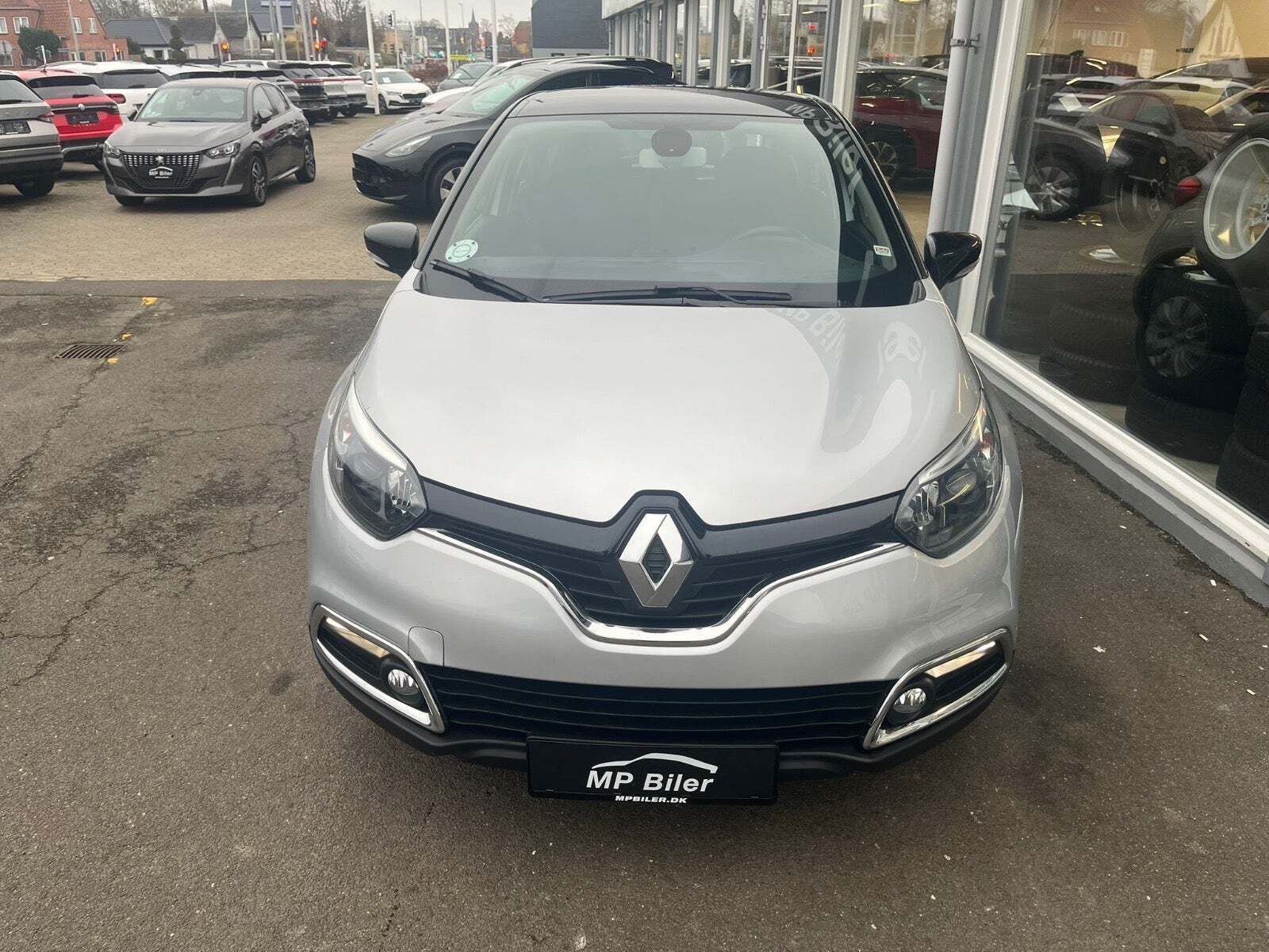 Sølv Renault Captur fra 2017