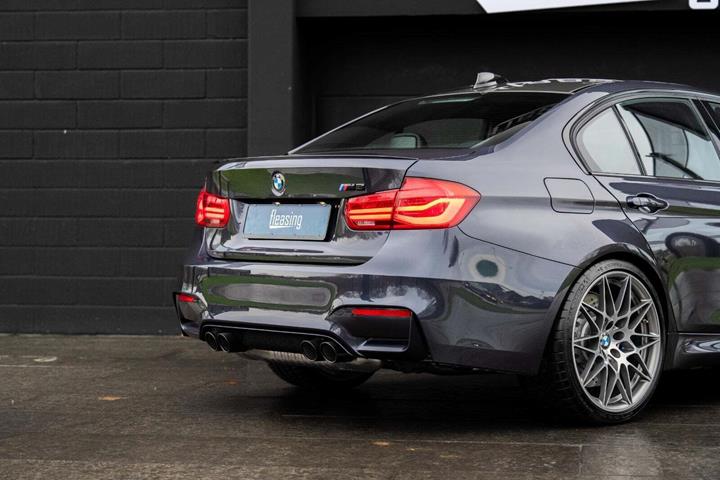 Grå BMW M3 fra 2017 set udefra