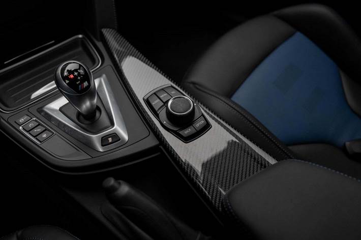 Grå BMW M3 fra 2017