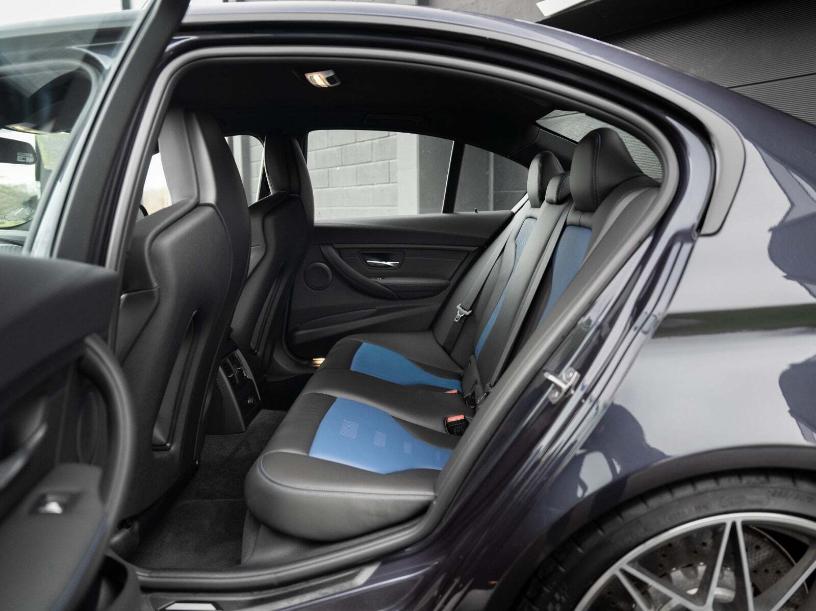 Grå BMW M3 fra 2017