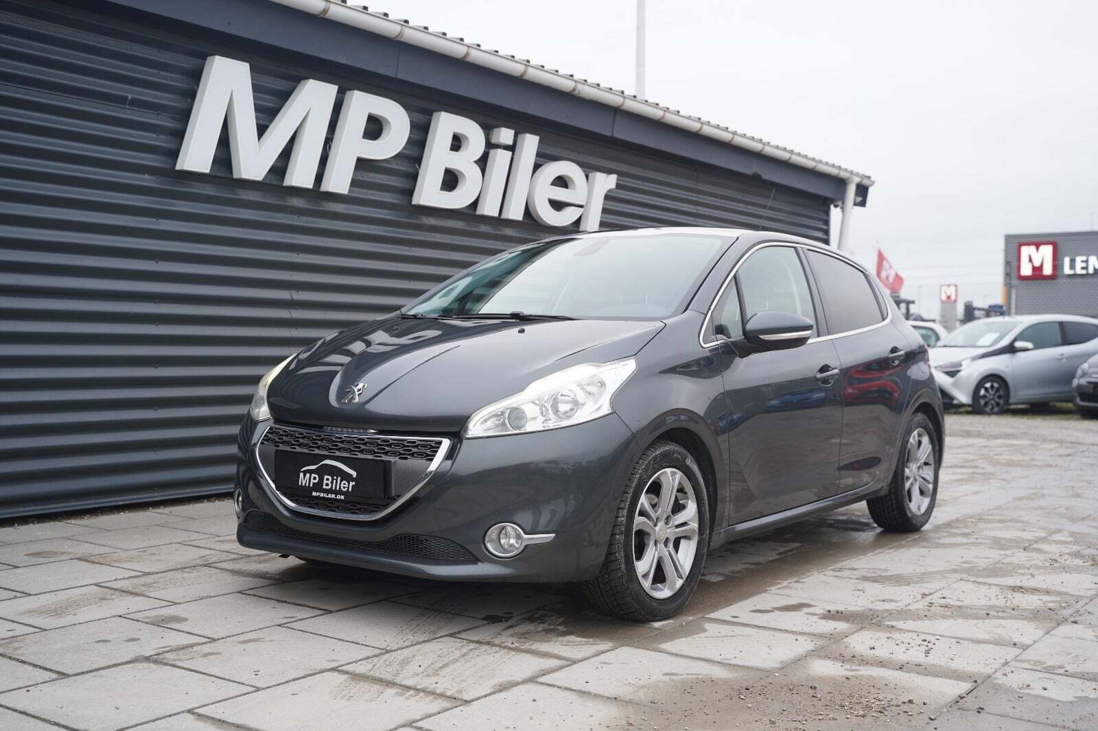 Peugeot 208 1,2 VTi Allure Sky