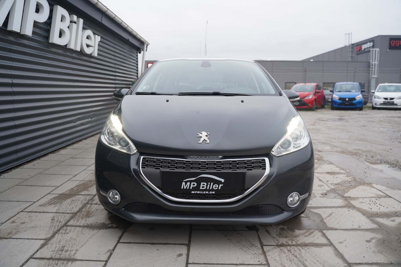 Peugeot 208 1,2 VTi Allure Sky