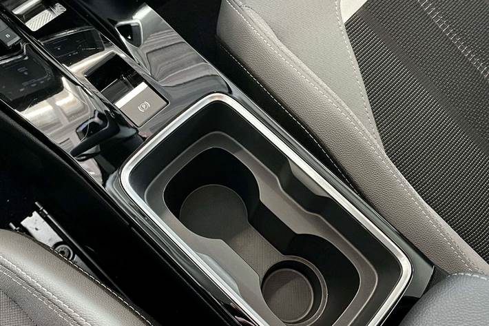 Rød Opel Mokka-e fra 2023