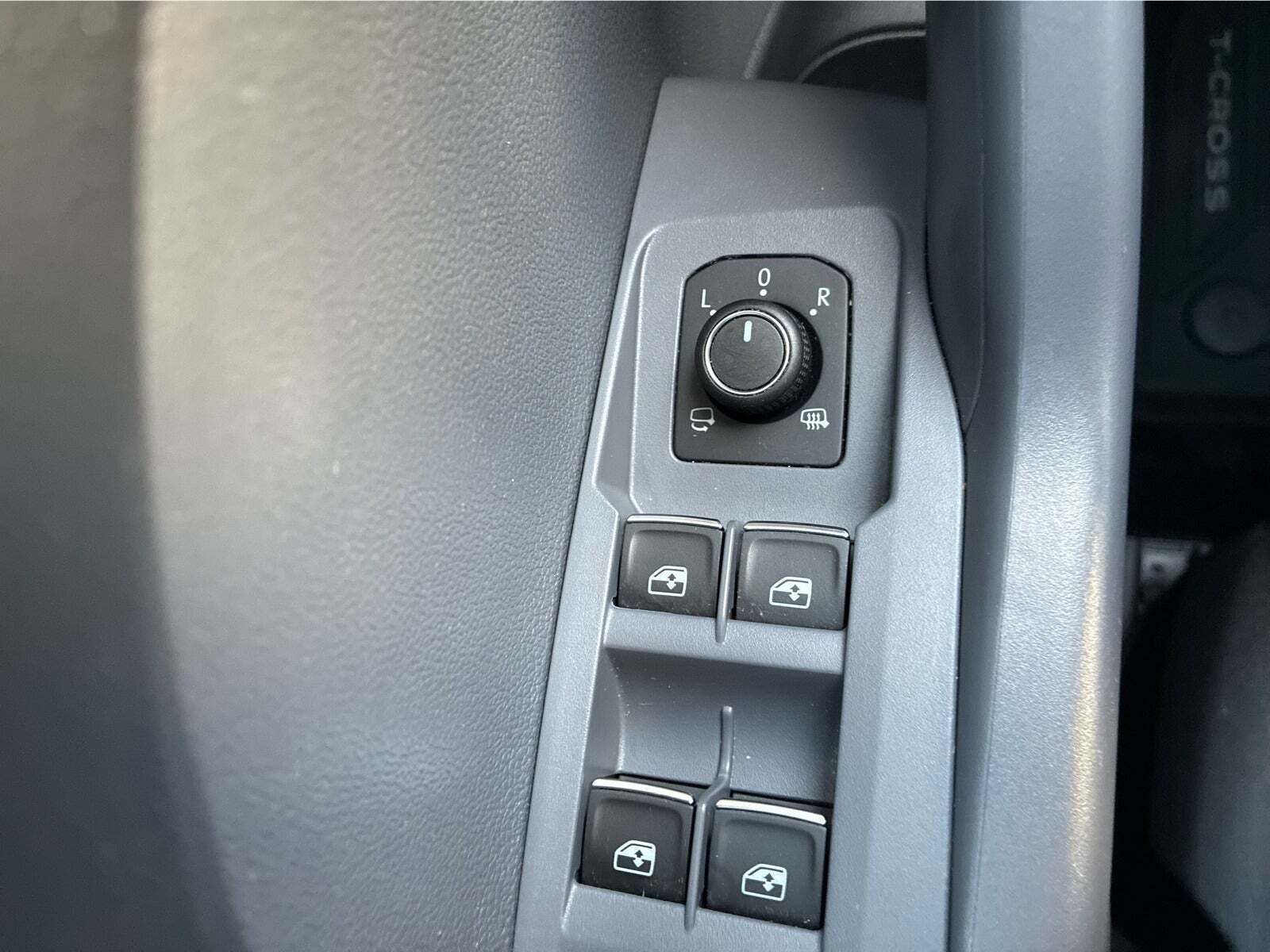 Grå VW T-Cross fra 2021