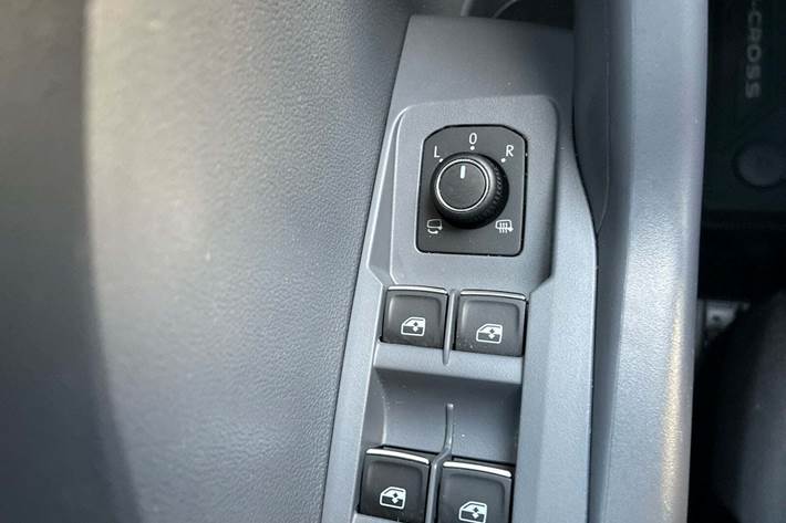 Grå VW T-Cross fra 2021