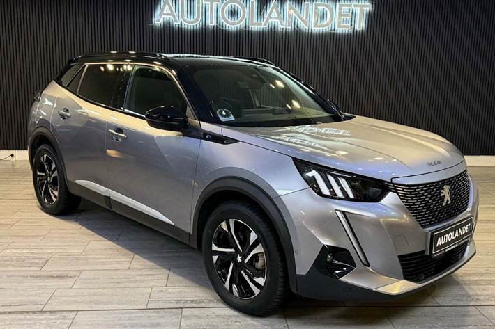 Sølv Peugeot e-2008 fra 2022 set udefra