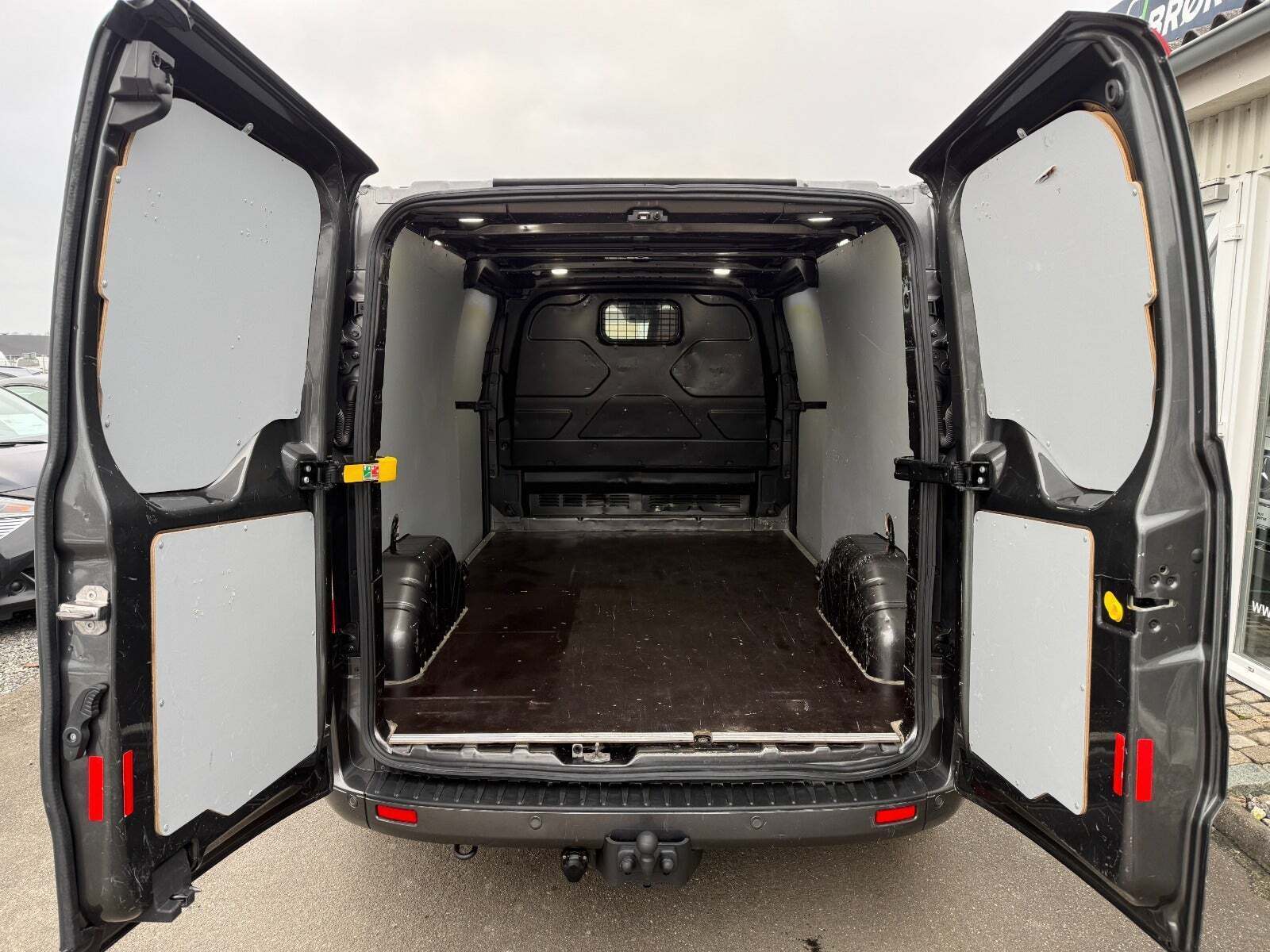 Ford Transit Custom 320L 2,0 TDCi 185 Sport aut.