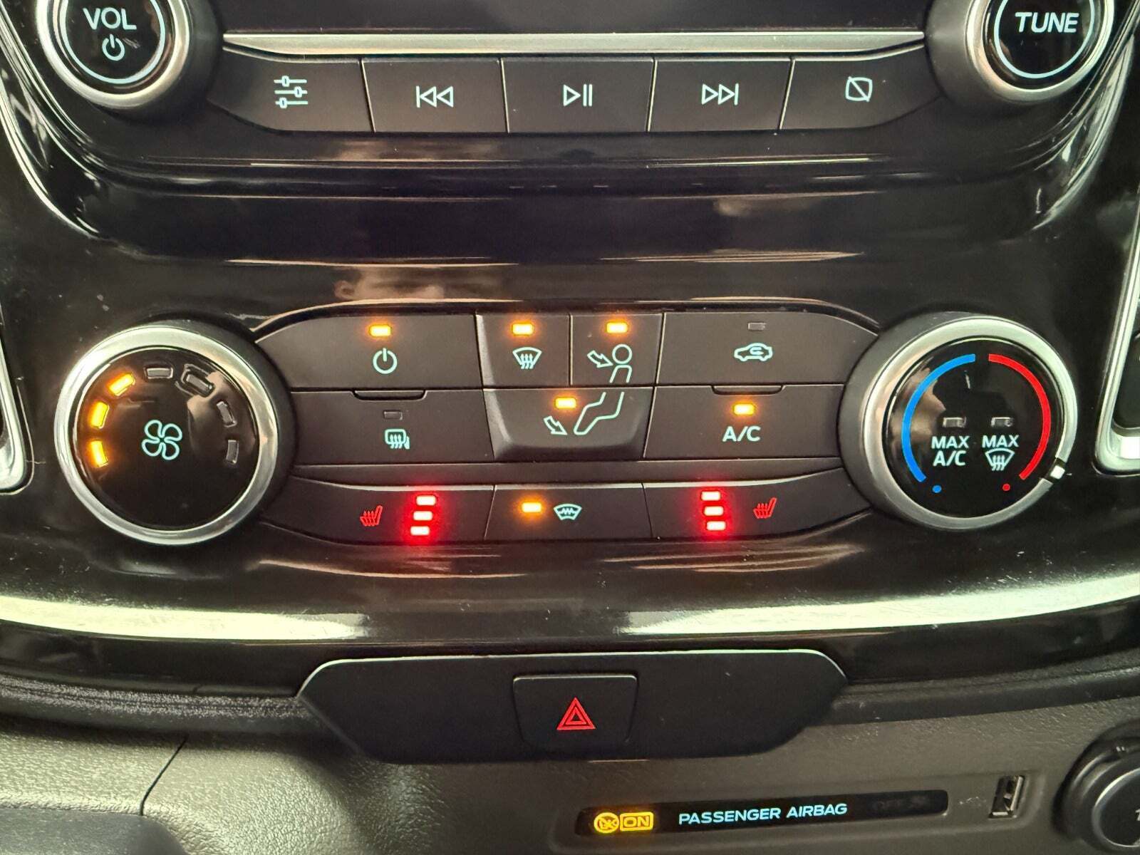 Grå Ford Transit Custom 320L fra 2020