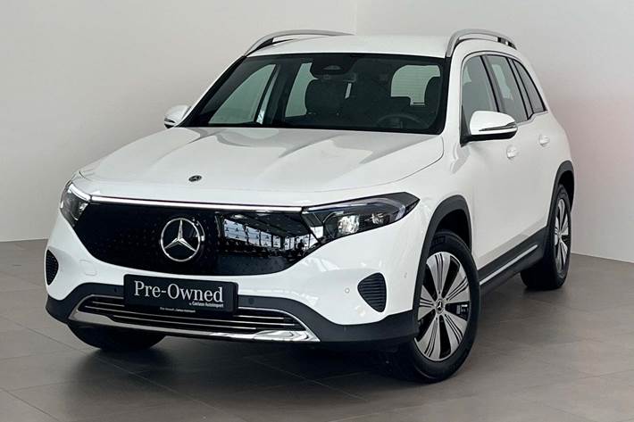 Hvid Mercedes EQB300 fra 2025 set udefra