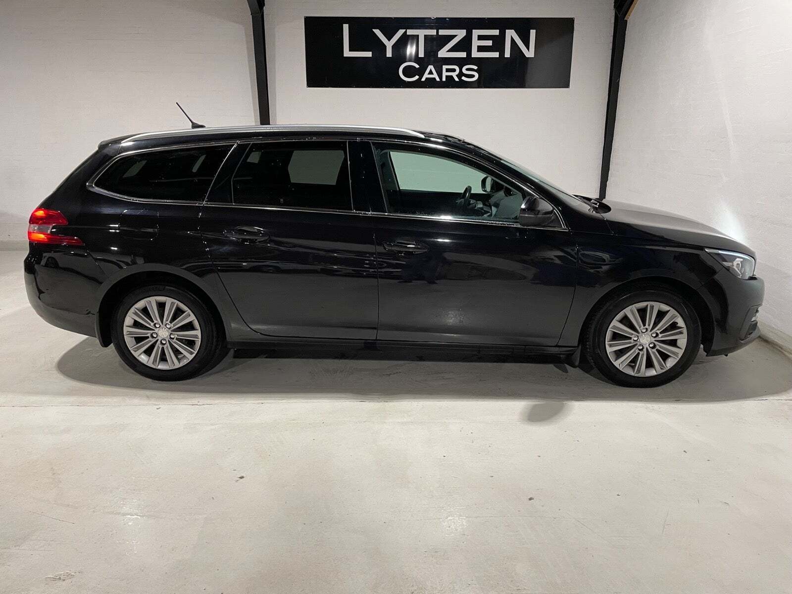 Peugeot 308 1,6 BlueHDi 120 Allure Sky SW