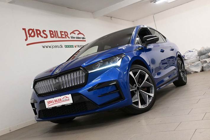 Blå Skoda Enyaq fra 2023