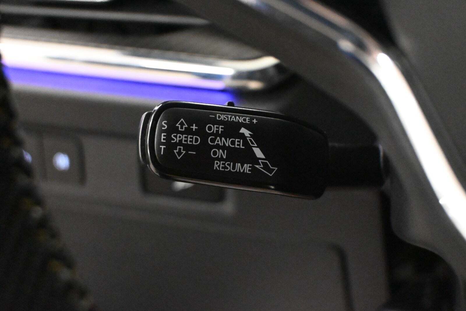 Blå Skoda Enyaq fra 2023