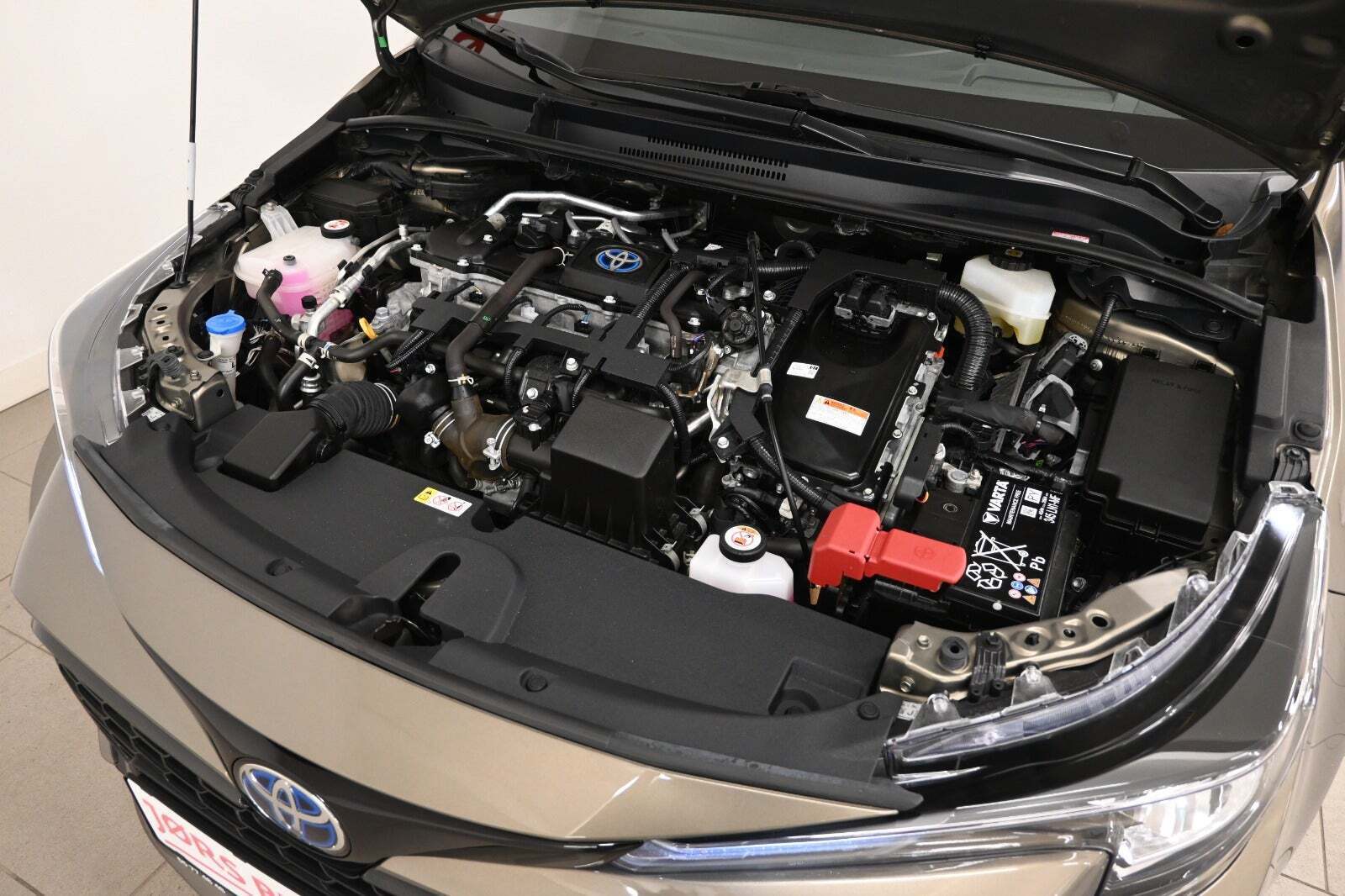 Beige Toyota Corolla fra 2022