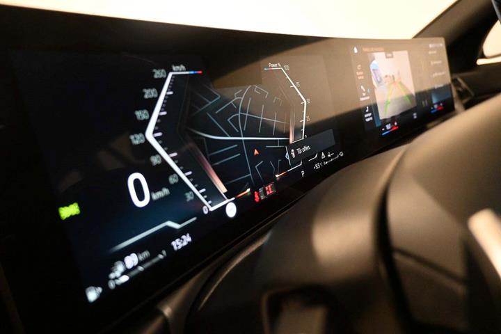 Sort BMW 320e fra 2023