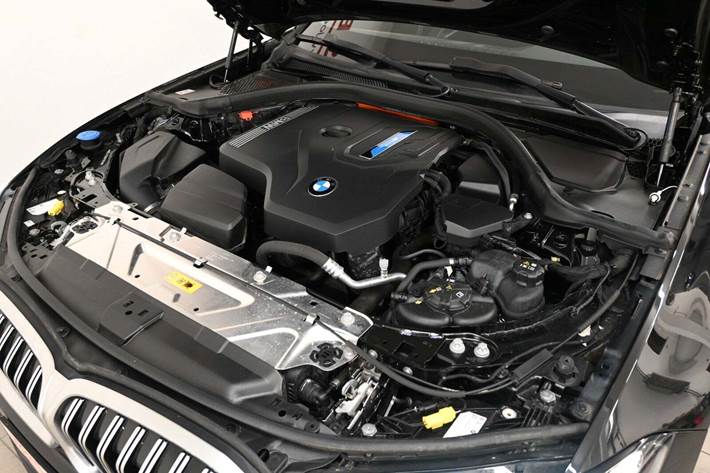 Sort BMW 320e fra 2023