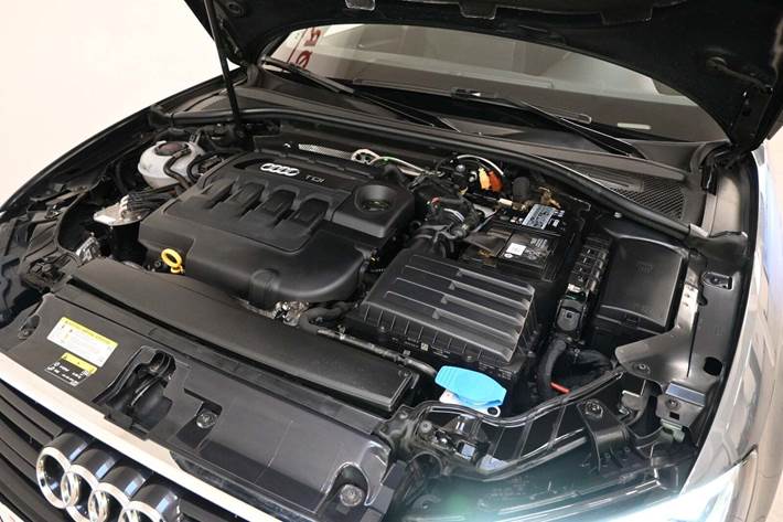 Grå Audi A3 fra 2019