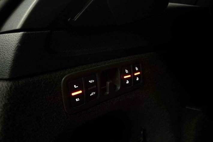 Blå Audi SQ7 fra 2020