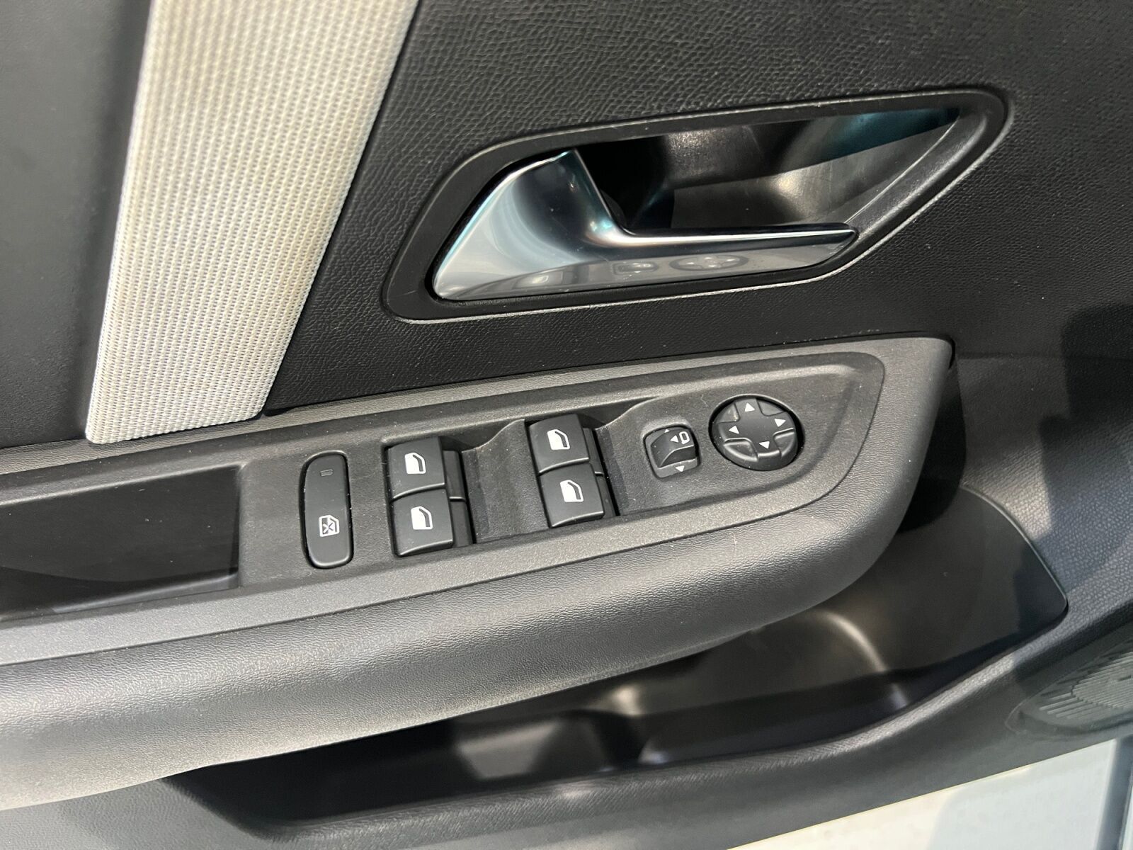 Hvid Citroën ë-C4 fra 2025