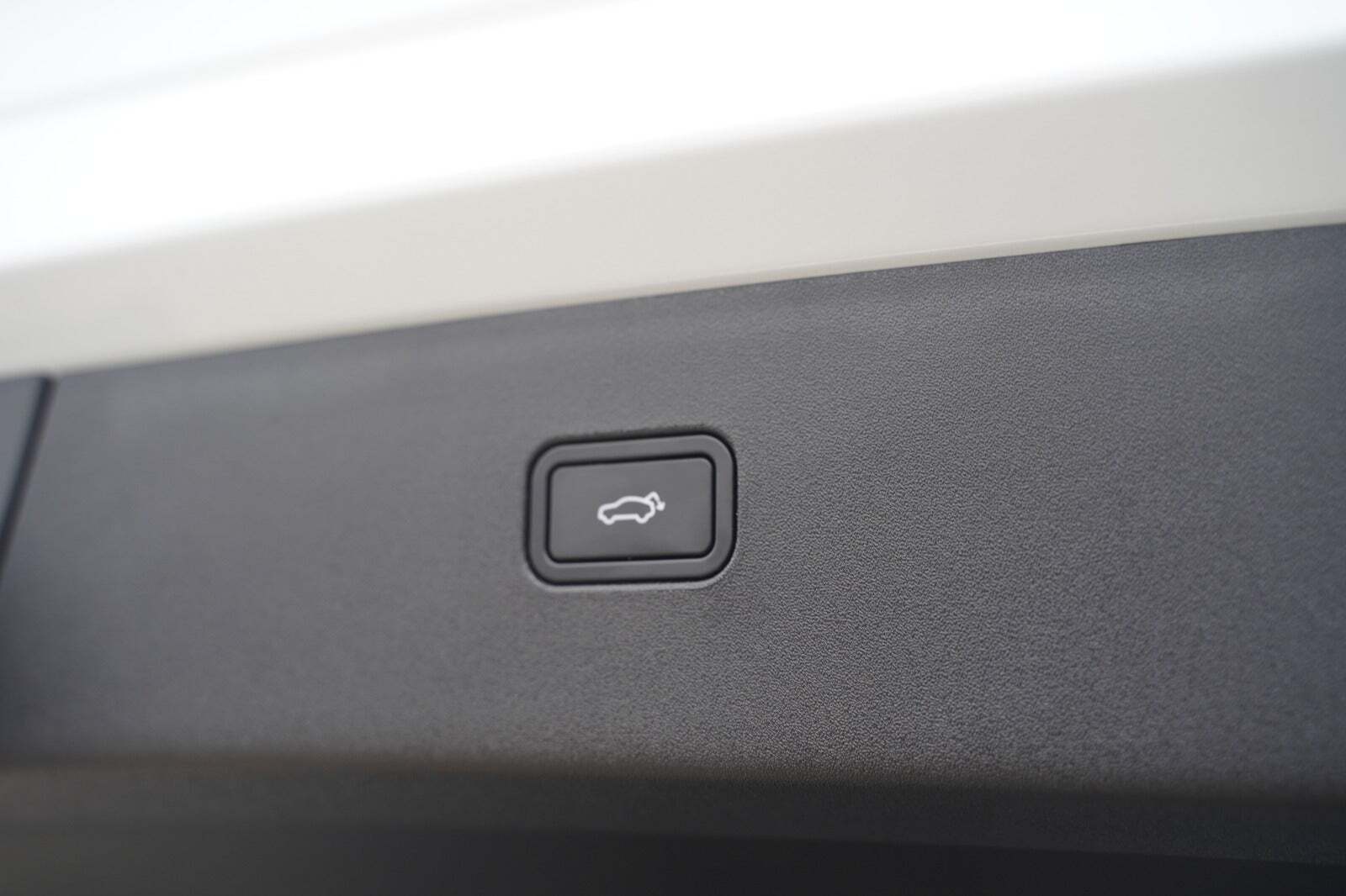 Hvid Volvo EX30 fra 2025