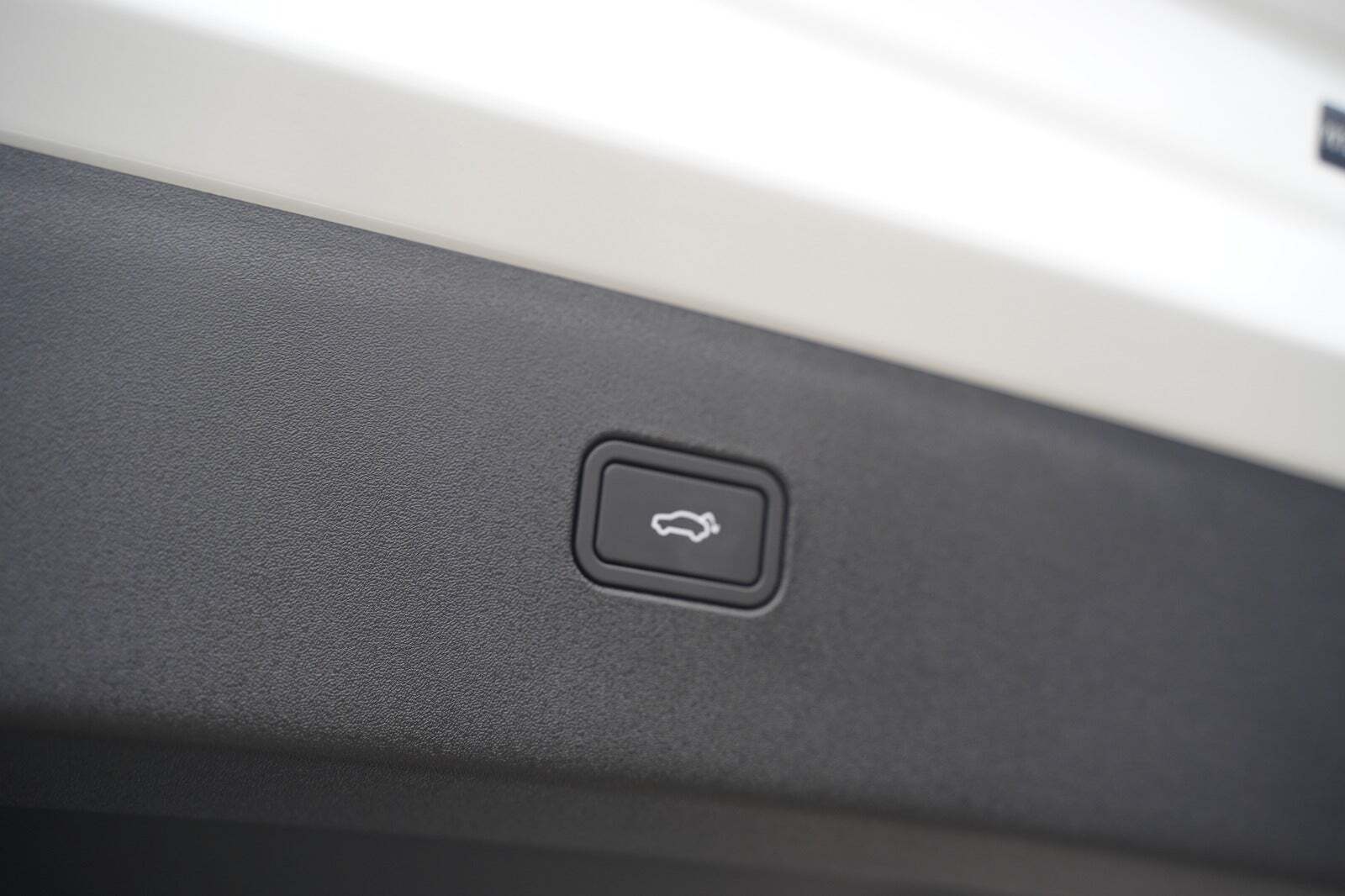 Hvid Volvo EX30 fra 2025