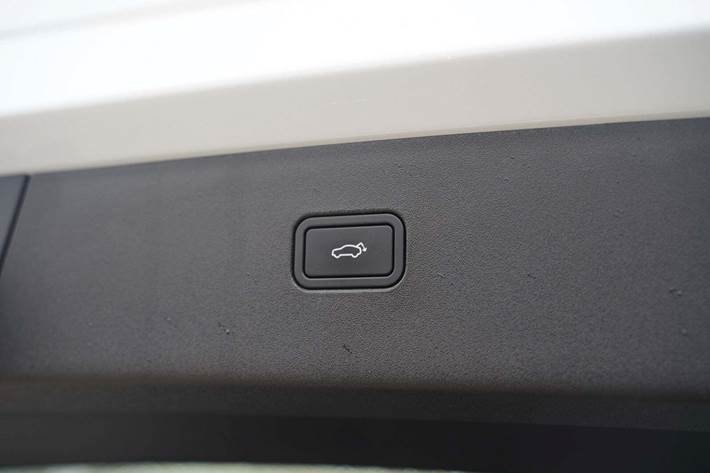 Hvid Volvo EX30 fra 2025