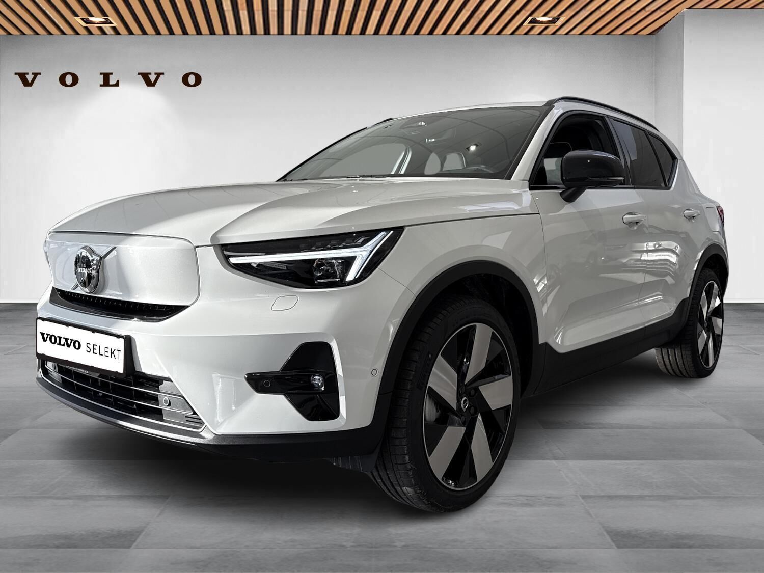 Volvo EX40 Single Motor Extended Range Plus 252HK 5d Aut.