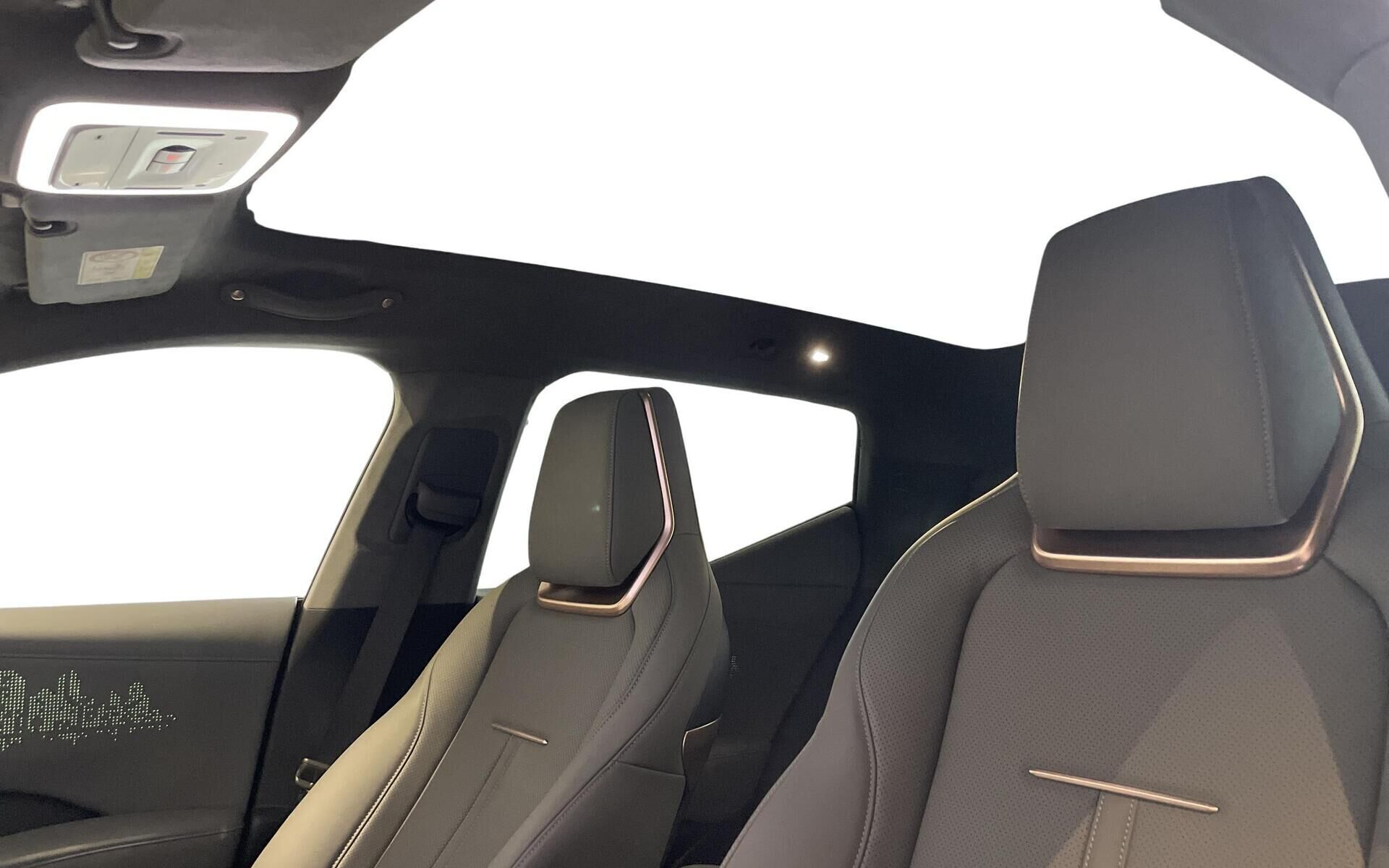 Grå Zeekr X fra 2025