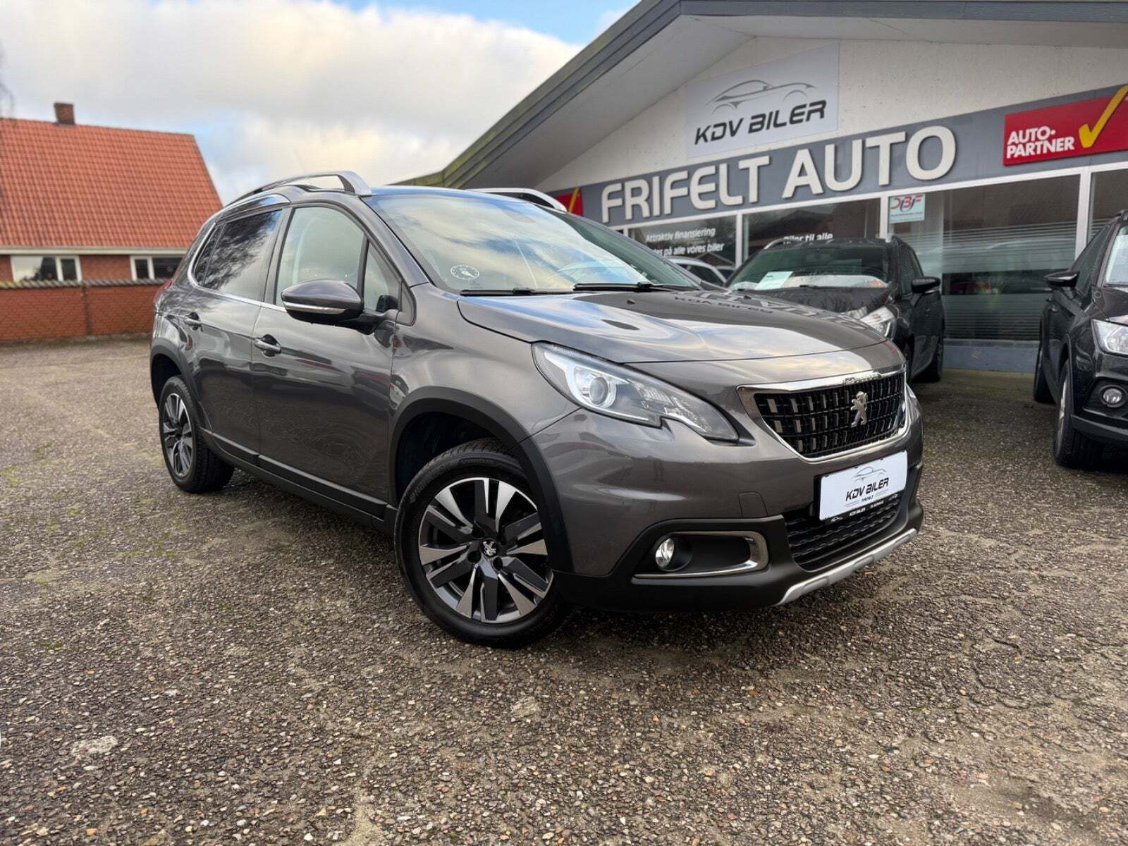 Peugeot 2008 1,6 BlueHDi 100 Allure Sky
