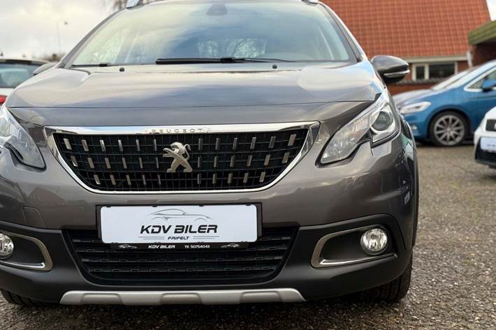 Grå Peugeot 2008 fra 2017