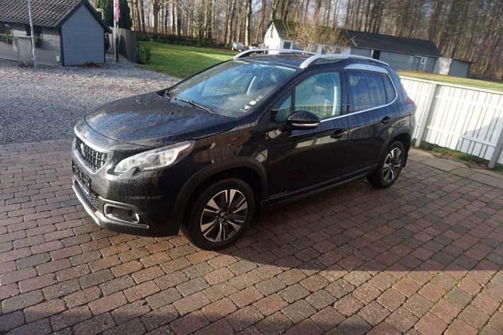 Sort Peugeot 2008 fra 2017