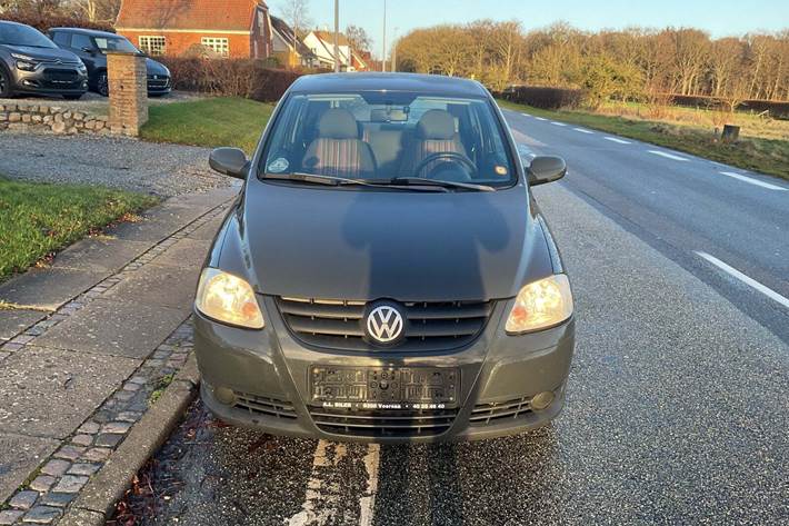 undefined VW Fox fra 2005 set udefra