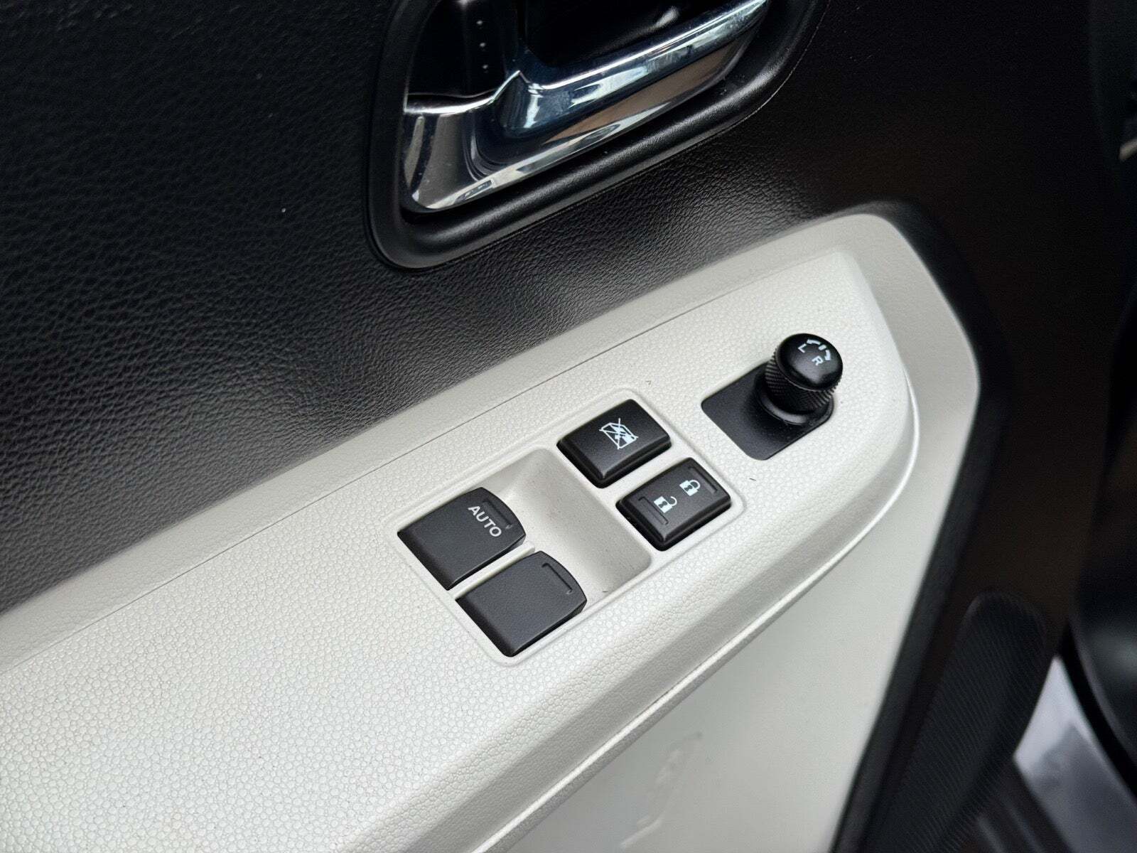 Grå Suzuki Ignis fra 2017