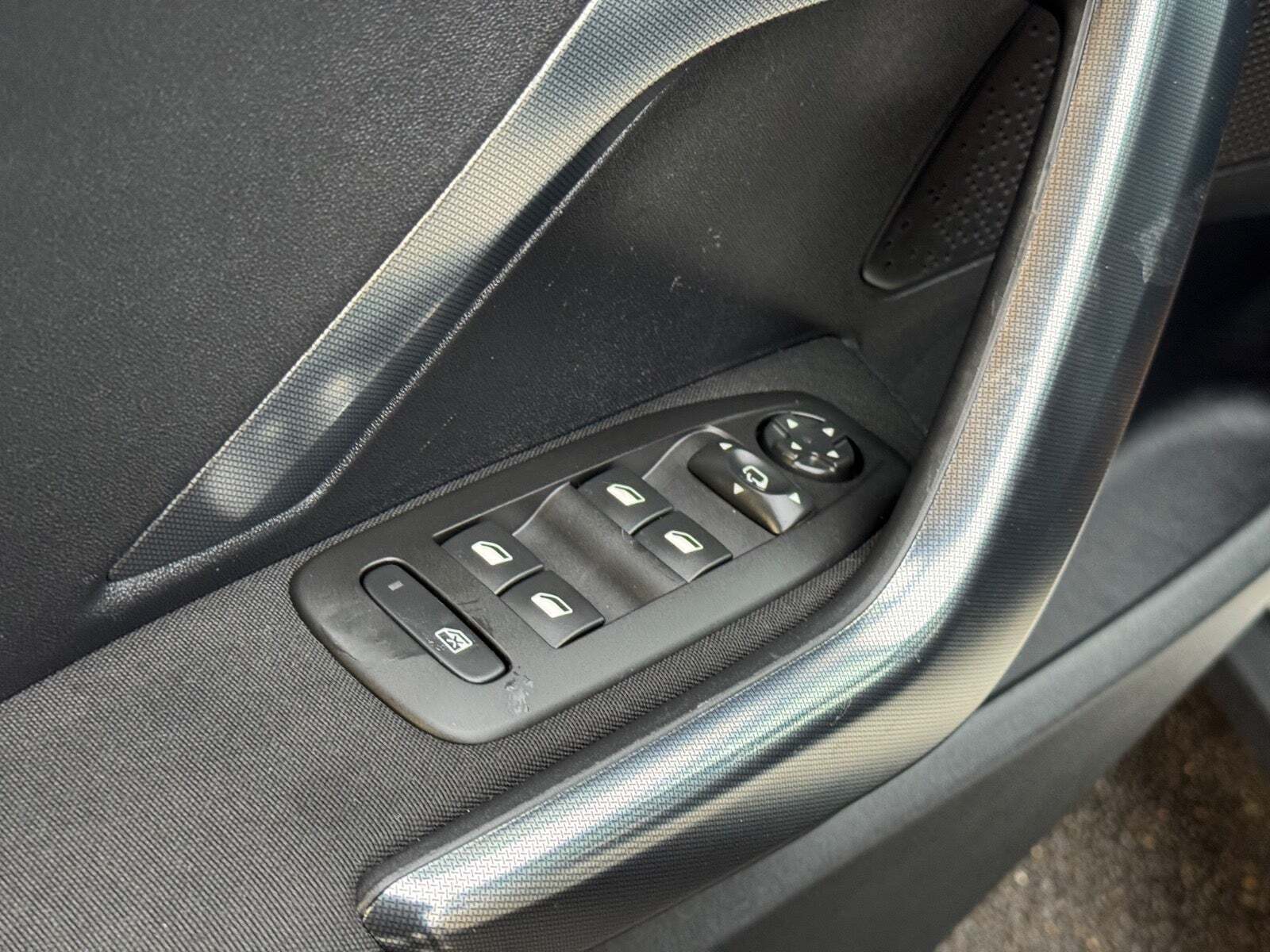 Hvid Peugeot 2008 fra 2019