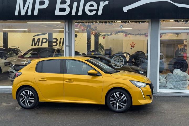Gul Peugeot 208 fra 2021
